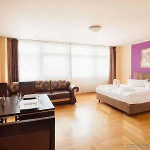 Youth - Ku'damm Apartamento